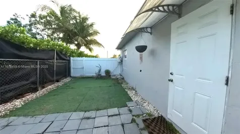 29125 Indiana Road Homestead FL 33033