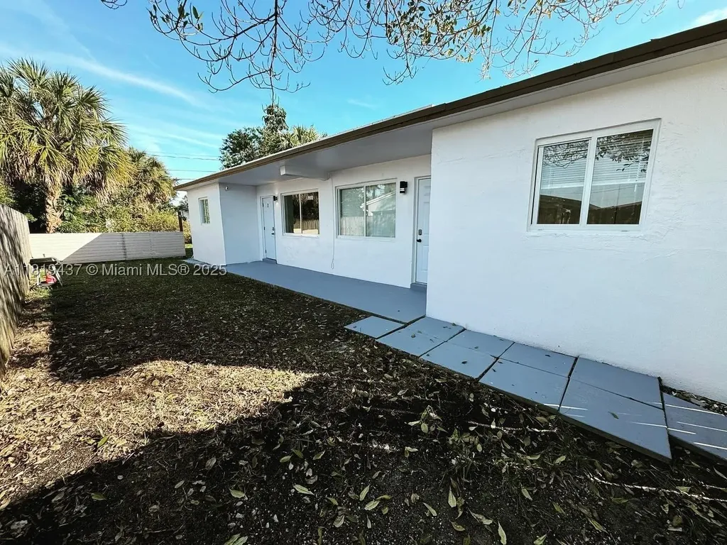 516 NW 18th Avenue Fort Lauderdale FL 33311