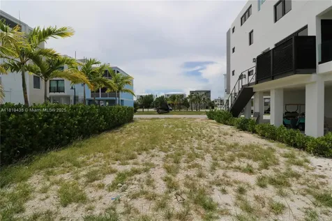 94825 Overseas Highway #35 Key Largo FL 33037
