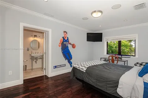 6535 Allison Road Miami Beach FL 33141