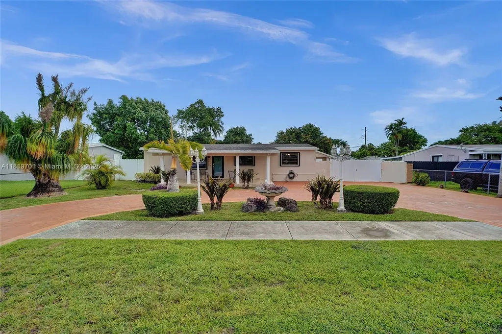 5435 SW 99th Court Miami FL 33165