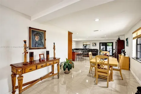5435 SW 99th Court Miami FL 33165