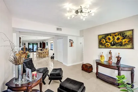 5435 SW 99th Court Miami FL 33165