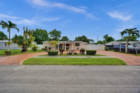 5435 SW 99th Court Miami FL 33165