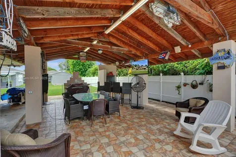 5435 SW 99th Court Miami FL 33165