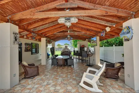 5435 SW 99th Court Miami FL 33165