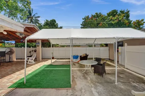 5435 SW 99th Court Miami FL 33165