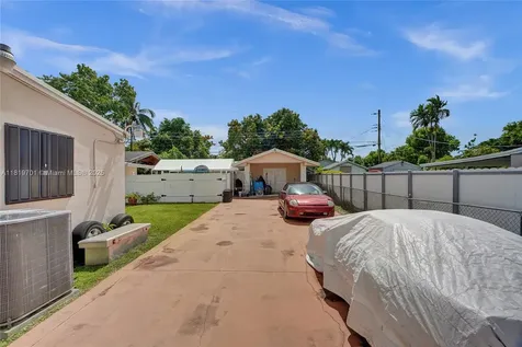 5435 SW 99th Court Miami FL 33165