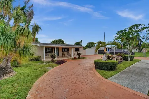 5435 SW 99th Court Miami FL 33165