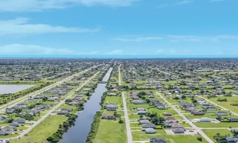 2118 NE 26th Street Cape Coral FL 33909