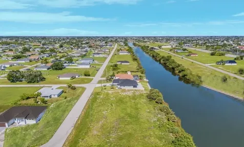 2118 NE 26th Street Cape Coral FL 33909