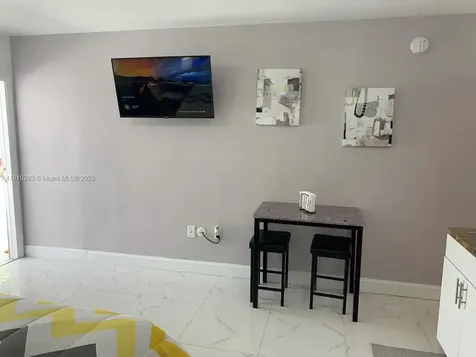 1762 NW 15th Street Miami FL 33125