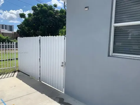 1762 NW 15th Street Miami FL 33125