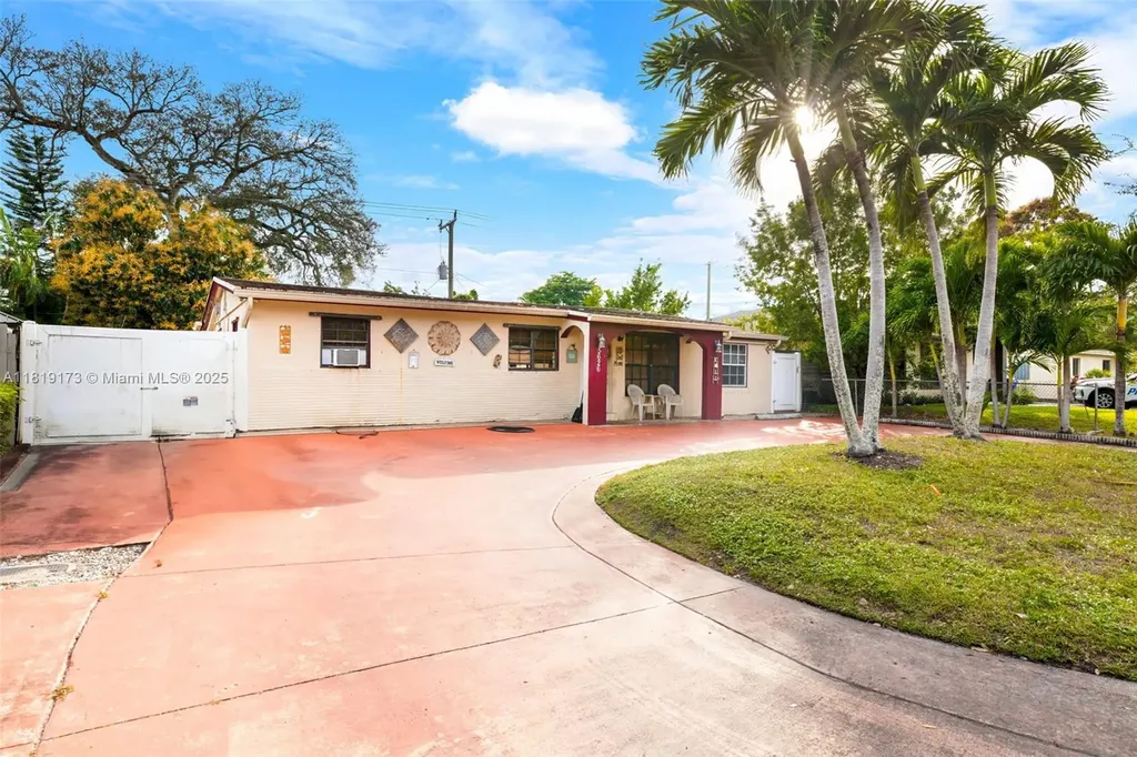 5626 Atlanta Street Hollywood FL 33021
