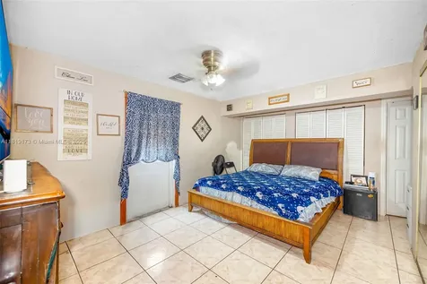 5626 Atlanta Street Hollywood FL 33021