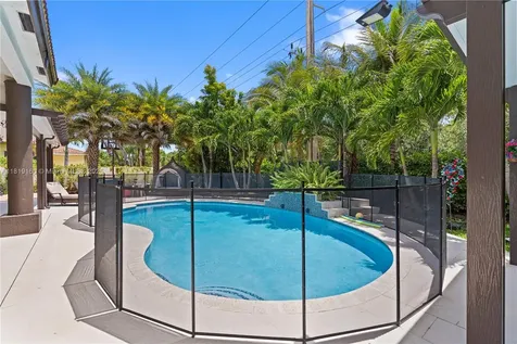 16601 SW 87th Court Palmetto Bay FL 33157