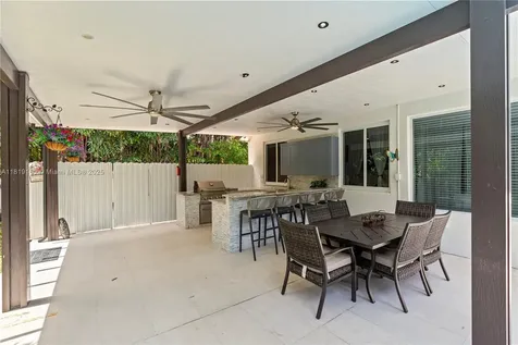 16601 SW 87th Court Palmetto Bay FL 33157