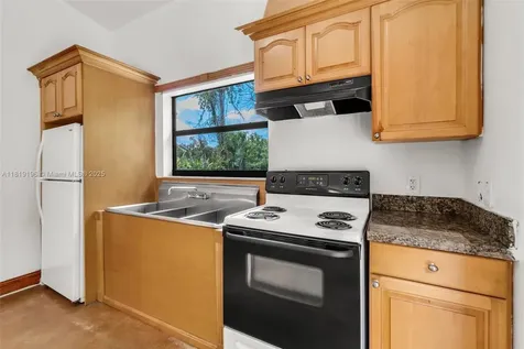 27000 SW 192nd Avenue Miami FL 33031