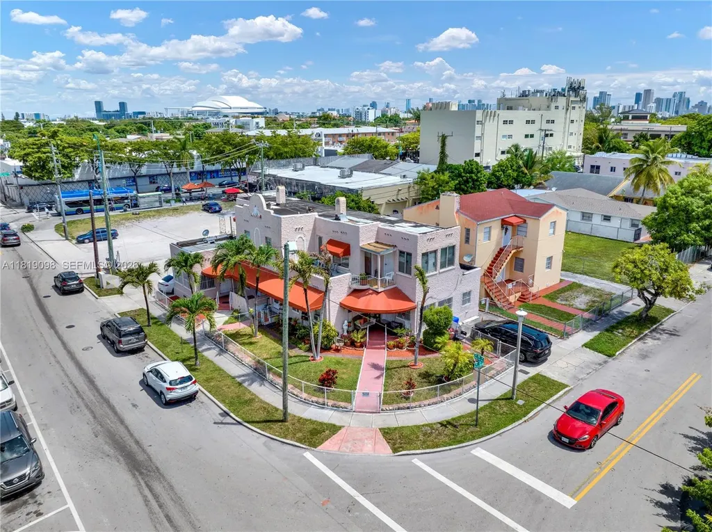 829 SW 19th Avenue Miami FL 33135