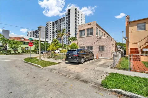 829 SW 19th Avenue Miami FL 33135