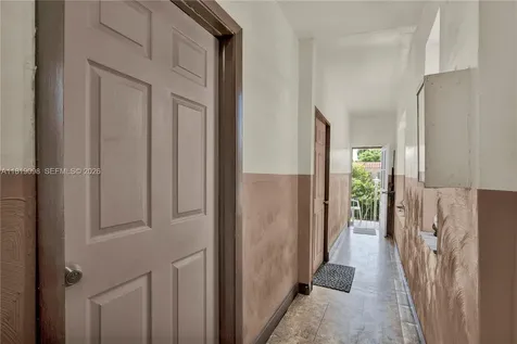 829 SW 19th Avenue Miami FL 33135