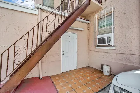 829 SW 19th Avenue Miami FL 33135
