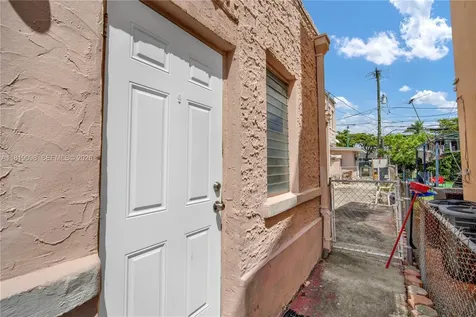 829 SW 19th Avenue Miami FL 33135