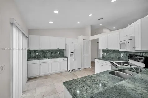 1624 SW 149th Avenue Pembroke Pines FL 33027