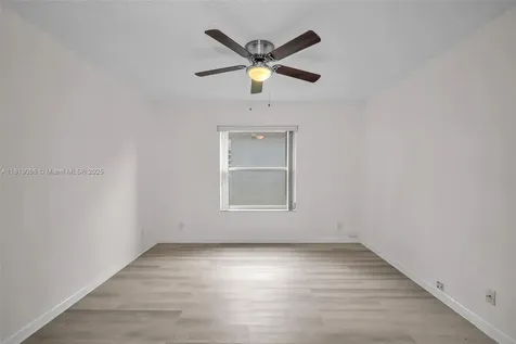 1624 SW 149th Avenue Pembroke Pines FL 33027