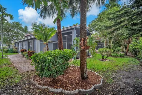 1624 SW 149th Avenue Pembroke Pines FL 33027