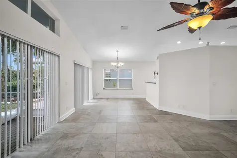 1624 SW 149th Avenue Pembroke Pines FL 33027