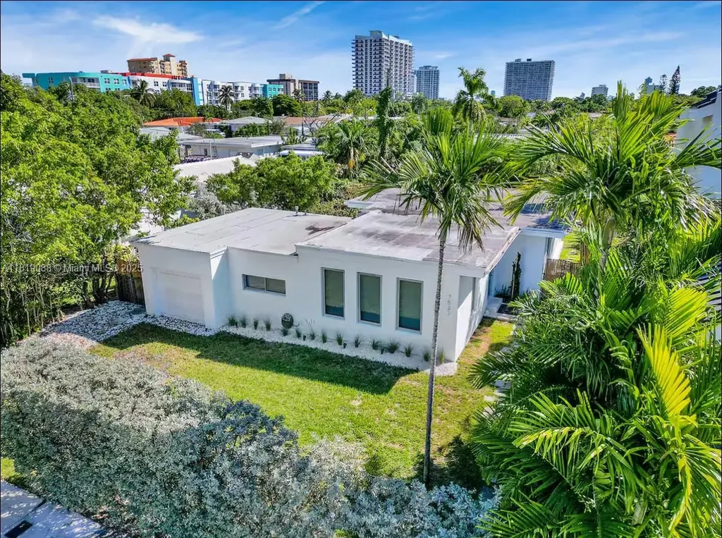 7537 W Treasure Drive North Bay Village FL 33141