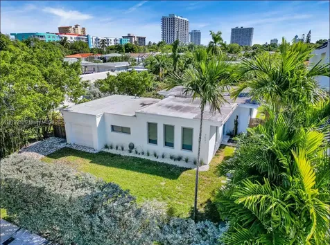 7537 W Treasure Drive North Bay Village FL 33141