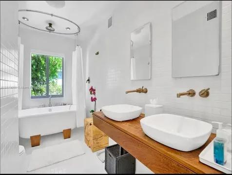 7537 W Treasure Drive North Bay Village FL 33141