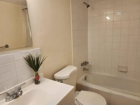 241 SE 9th Avenue Pompano Beach FL 33060