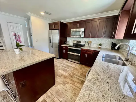 535 SW 181st Way Pembroke Pines FL 33029