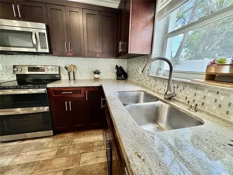535 SW 181st Way Pembroke Pines FL 33029