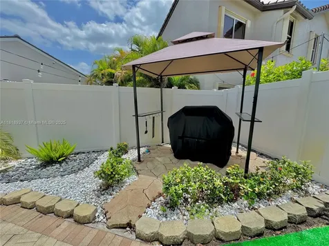 535 SW 181st Way Pembroke Pines FL 33029