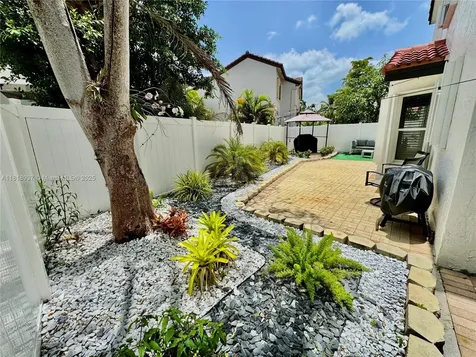 535 SW 181st Way Pembroke Pines FL 33029