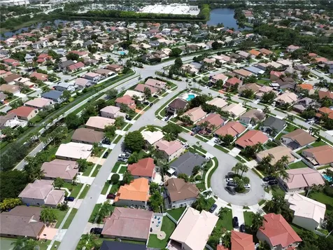 535 SW 181st Way Pembroke Pines FL 33029