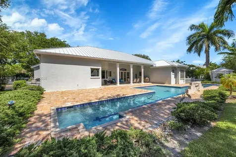 6129 SW 74th Court Miami FL 33143