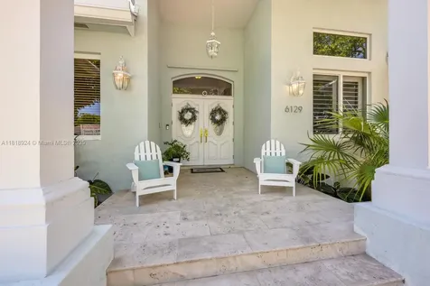 6129 SW 74th Court Miami FL 33143