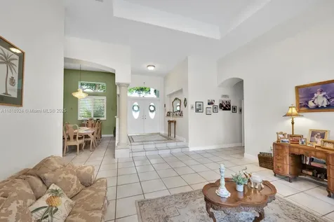 6129 SW 74th Court Miami FL 33143