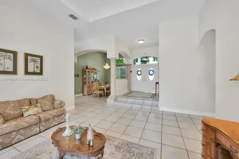 6129 SW 74th Court Miami FL 33143