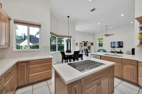 6129 SW 74th Court Miami FL 33143