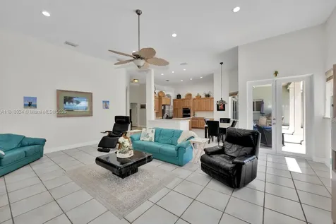 6129 SW 74th Court Miami FL 33143