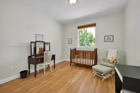 6129 SW 74th Court Miami FL 33143