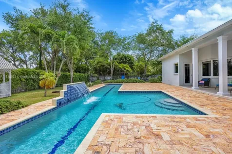 6129 SW 74th Court Miami FL 33143