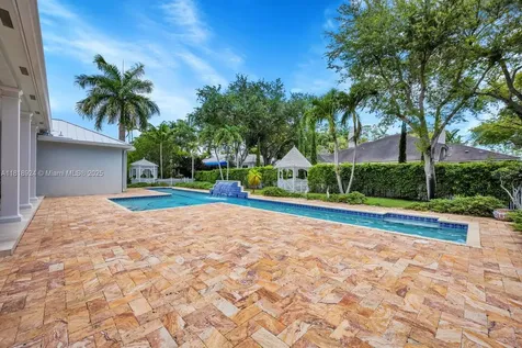 6129 SW 74th Court Miami FL 33143