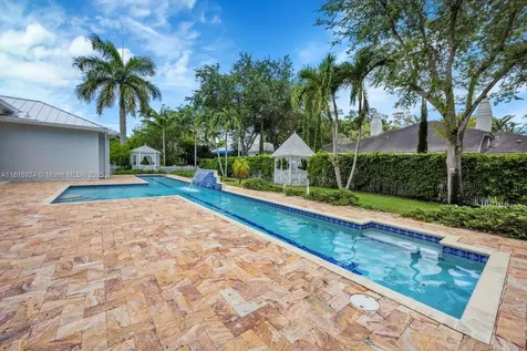 6129 SW 74th Court Miami FL 33143